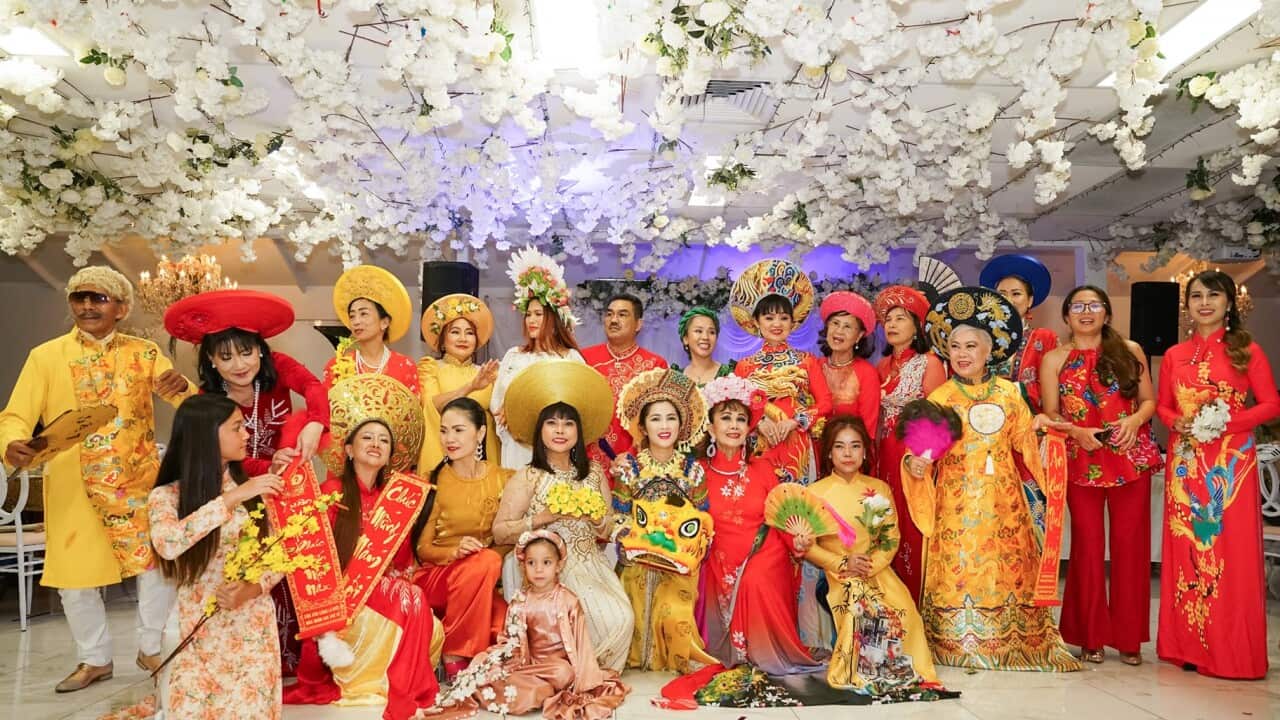 16 - Trình diễn áo dài 3.jpg