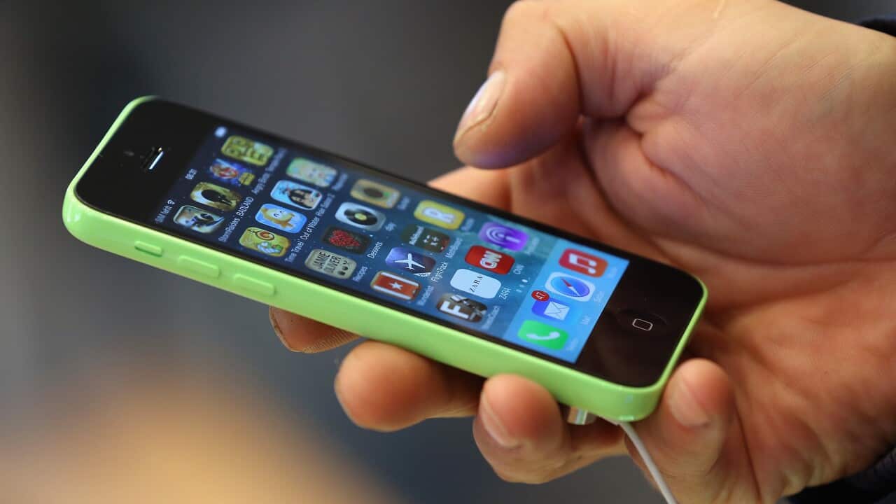 Apple Begins Selling iPhone 5 S/C In Berlin