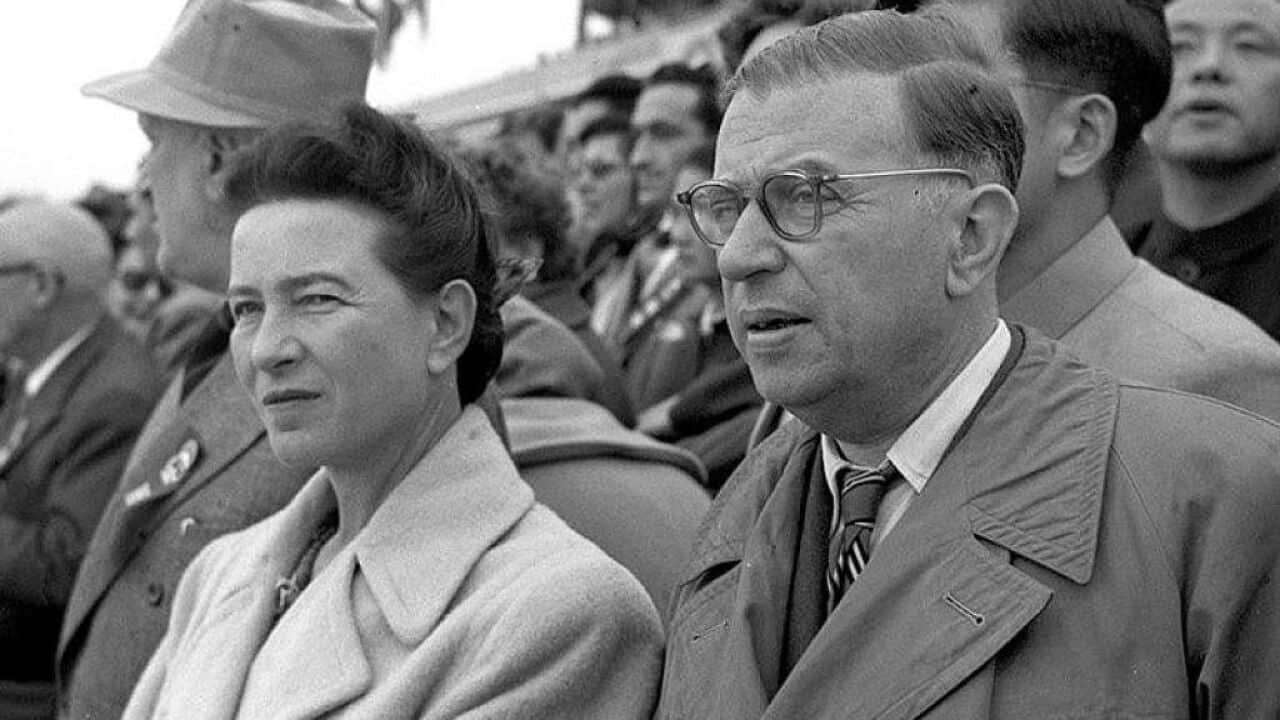 Simone_de_Beauvoir_&_Jean-Paul_Sartre_in_Beijing_1955