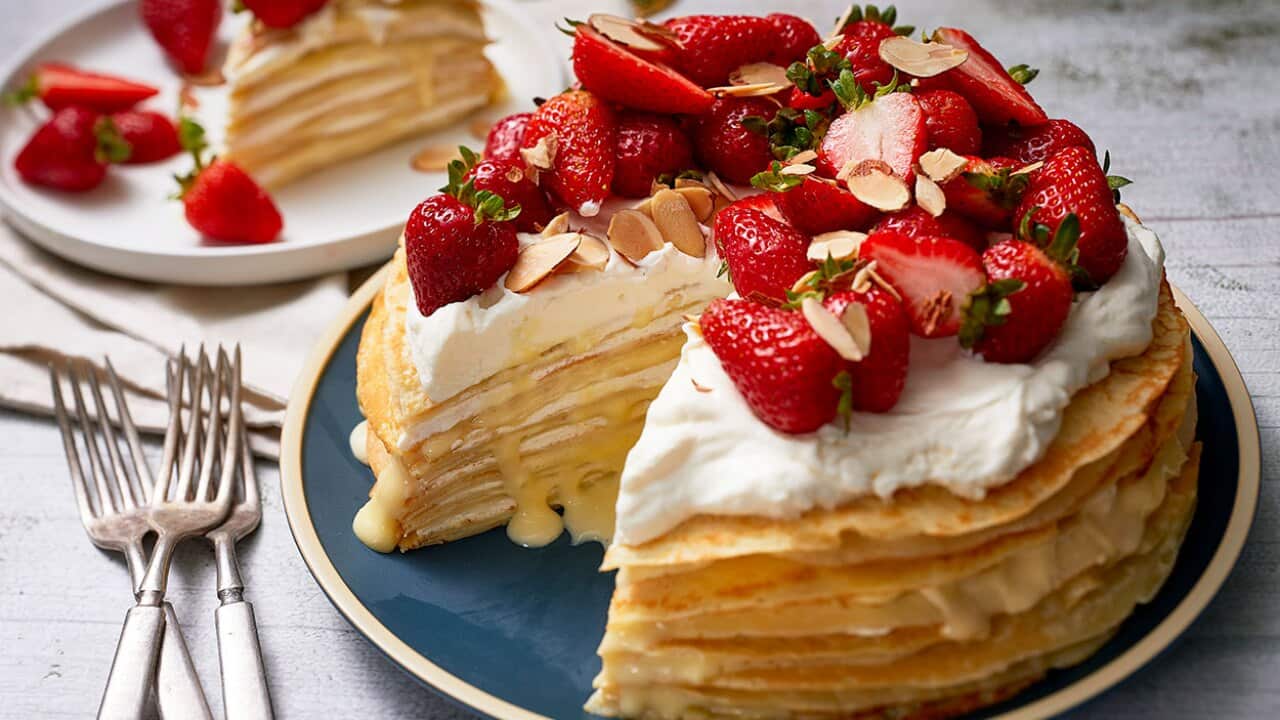 Strawberry lemon crêpe cake