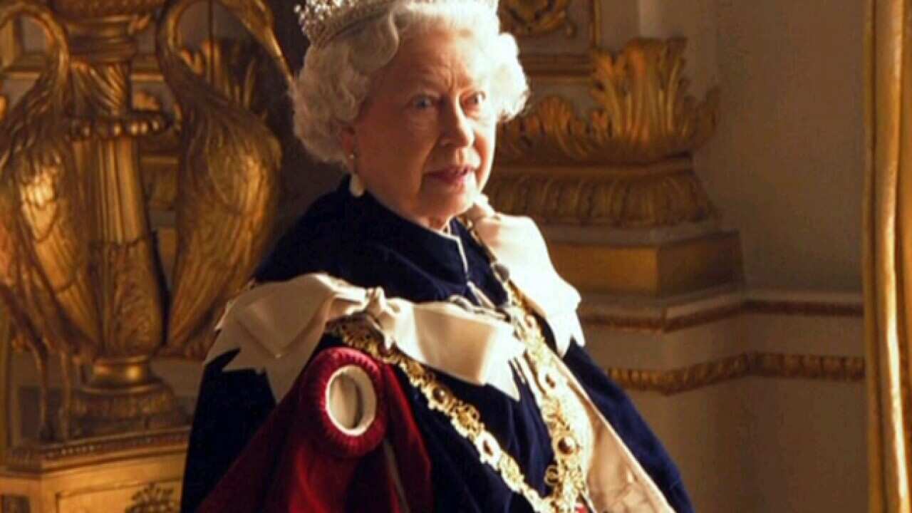 queen_leibovitz_L_110210_ap_1488798955