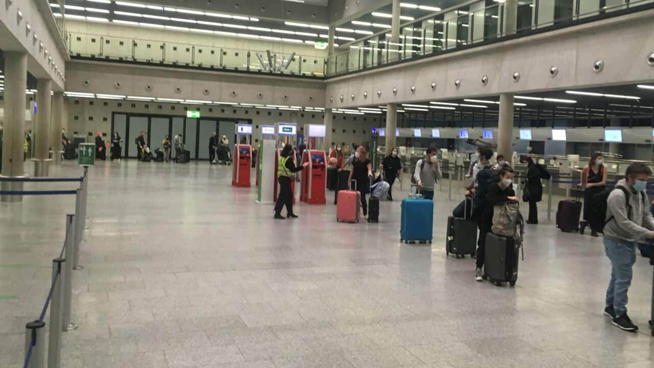 Andrei Kravtsov's family at Frankfurt airport