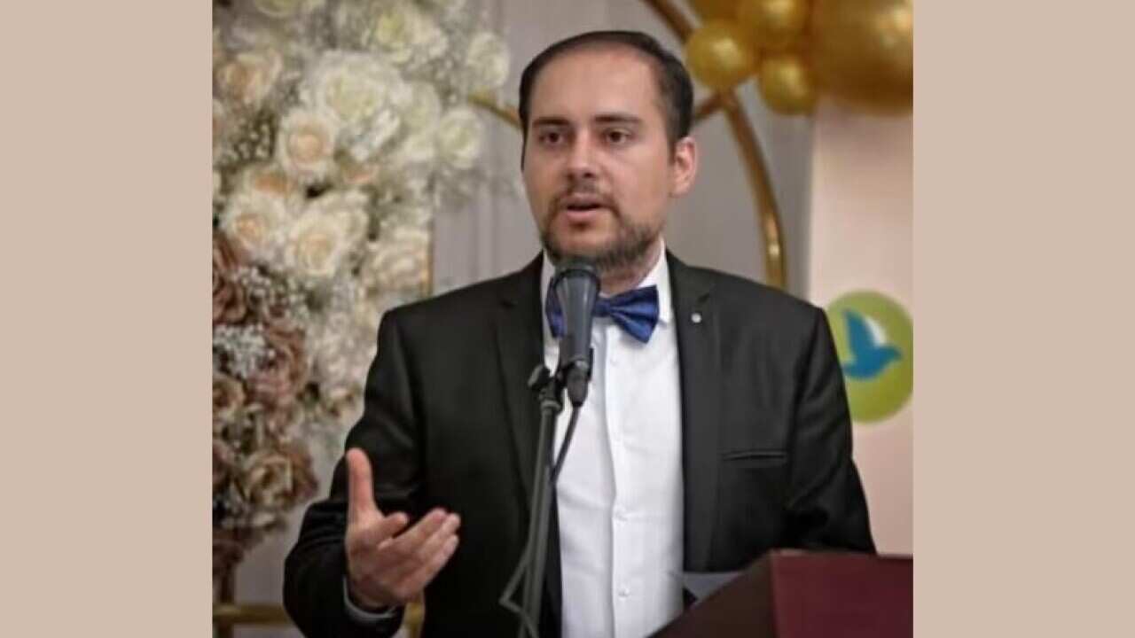 oliver lawyer.jpg