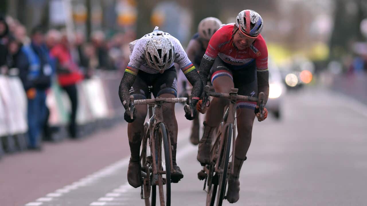 Marta Bastianelli takes the win on the line over Chantal Blaak in Hoogeveen at the 2019 Ronde van Drenthe (Getty)