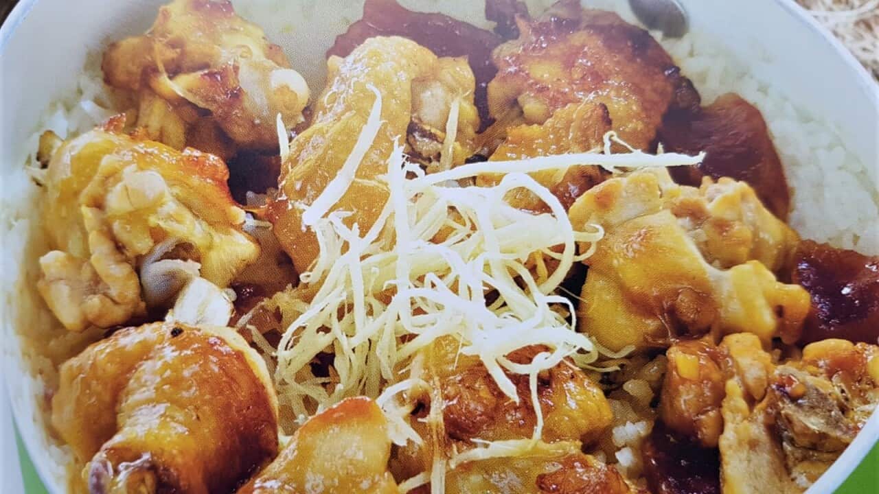 Chinese sausage and chicken rice in a clay pot