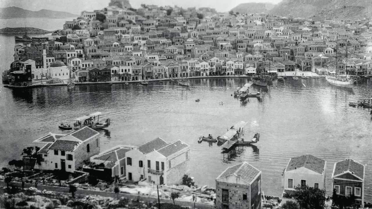 Castellorizo-harbour-1932_AM.jpg