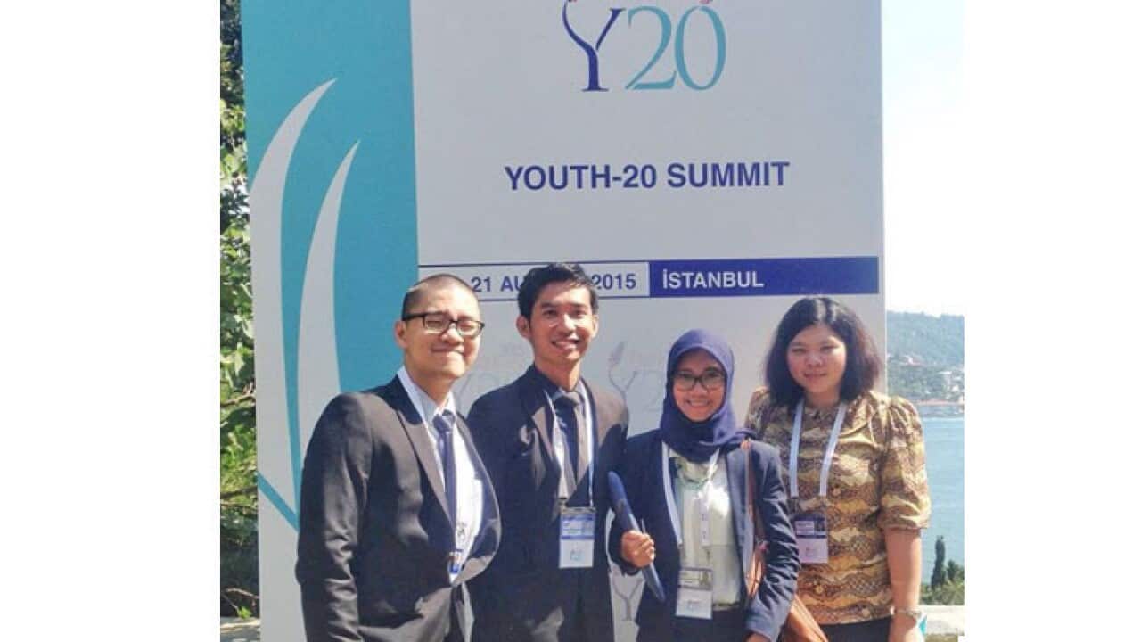 Biondi Sanda Sima (2nd on the left) and other participants of Y20 Summit in Turkey, Aug 2015.