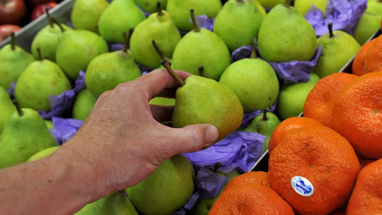 Delicious apples, pears and mandarins