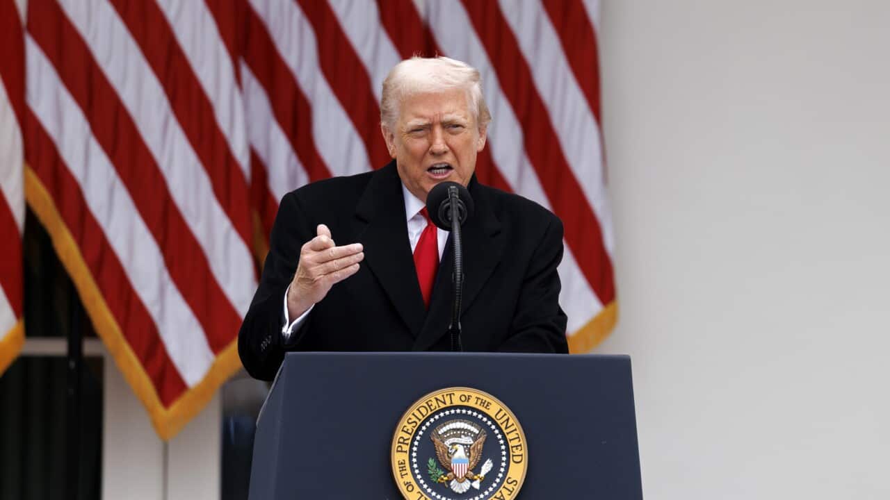 Vereinigte Staaten: Trump Pardons 2025 Thanksgiving Turkey in the Rose Garden of the White House