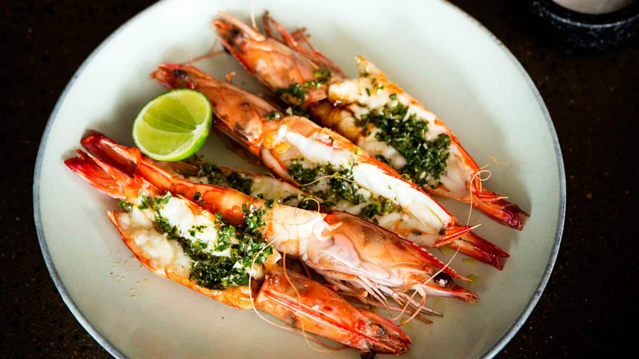 Grilled prawns with oregano and lime