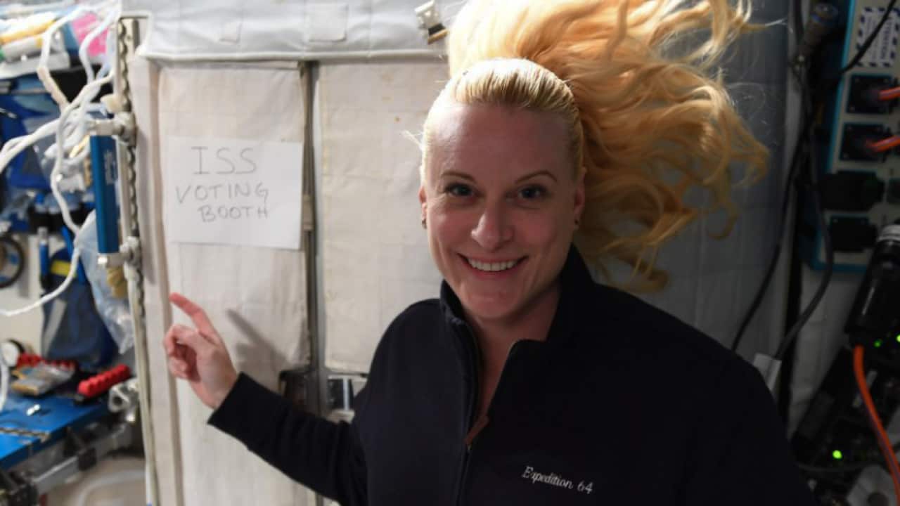 Desde el espacio, mujer astronauta vota para las elecciones de Estados Unidos