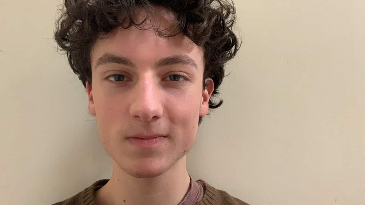 Ethan, 18 ans, devenu bilingue en Français "par accident" | SBS French