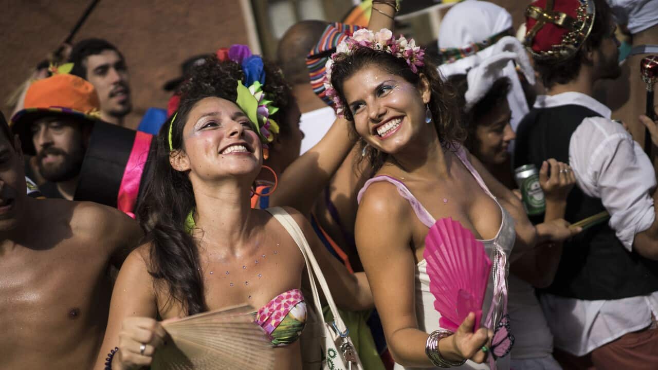 Brazil promotes safe sex at Carnival | SBS News