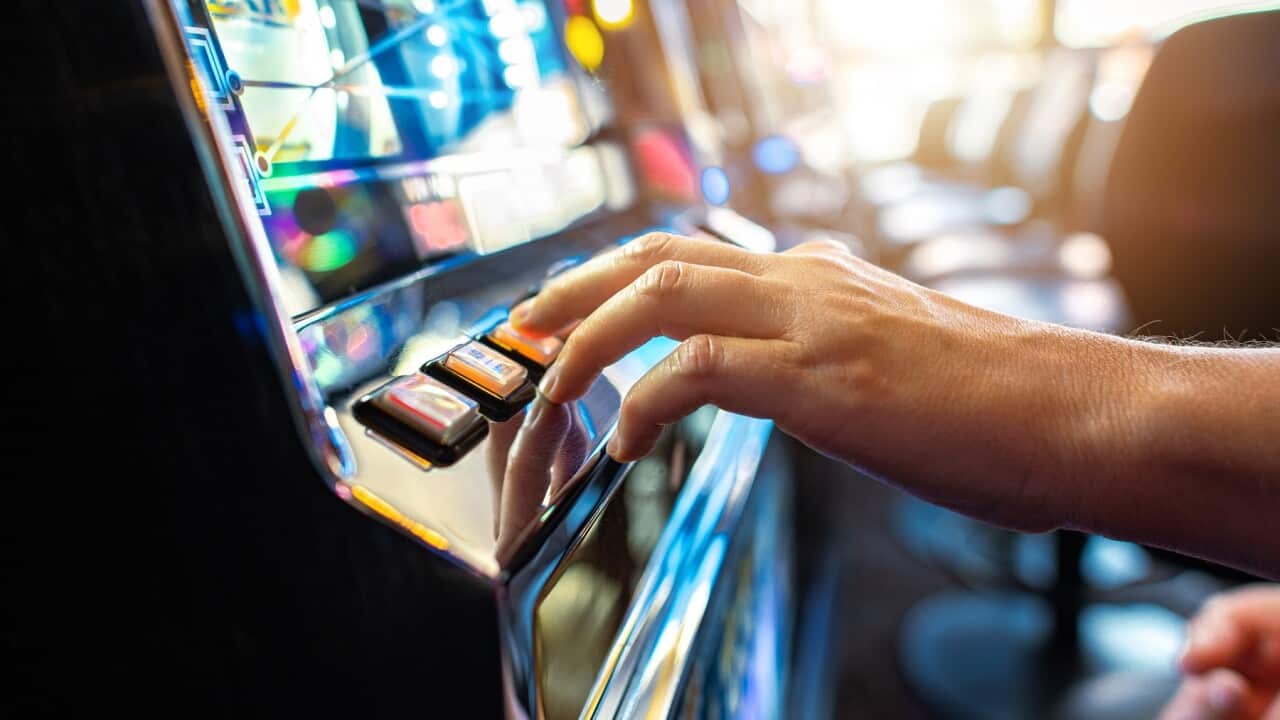 NSW plans to make poker machines cashless