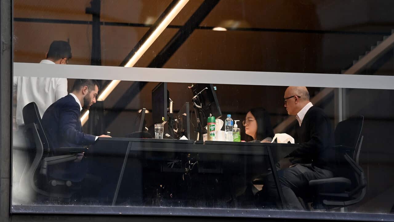 The two-minute cycle 'bombarding' Australian workers — and how to beat it