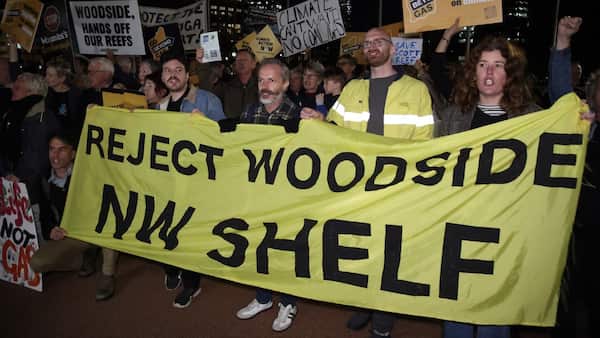 Controversy over government decision to approve major extension of WA gas project image