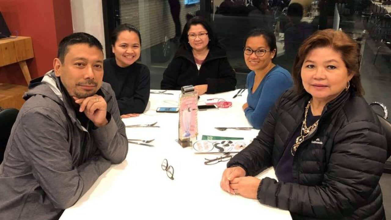 Jose Luis Oquinena (left) with Melbourne based GK members with Marisa Vedar (center)