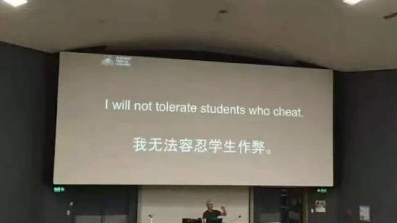 ANU lecturer causes anger from students over "do not cheat" writings in Chinese