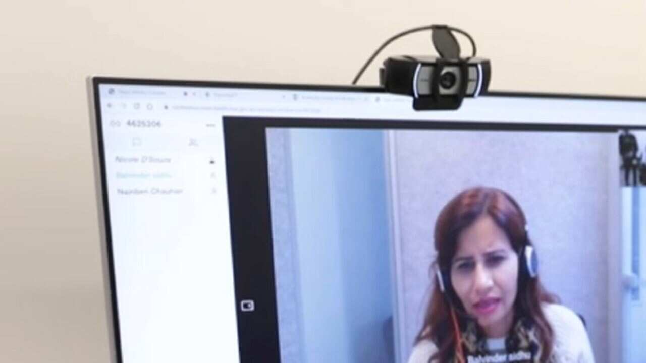 Interpreting service at work in a telehealth session