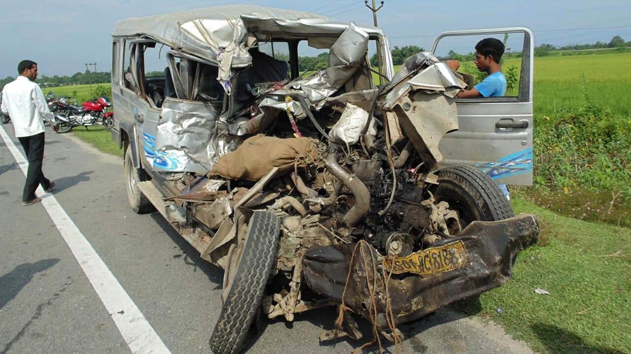 indian_road_crash_131004_getty.JPG