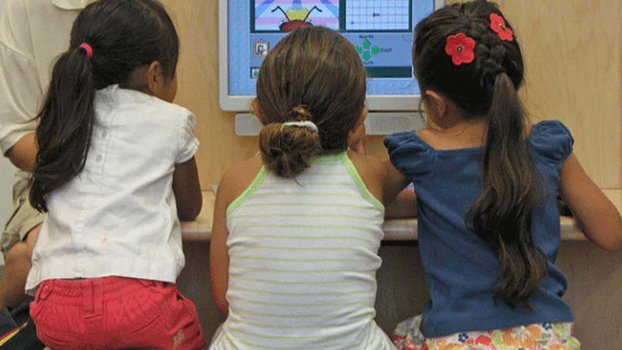 Does_the_internet_make_you_dumb_648x486_1718901881