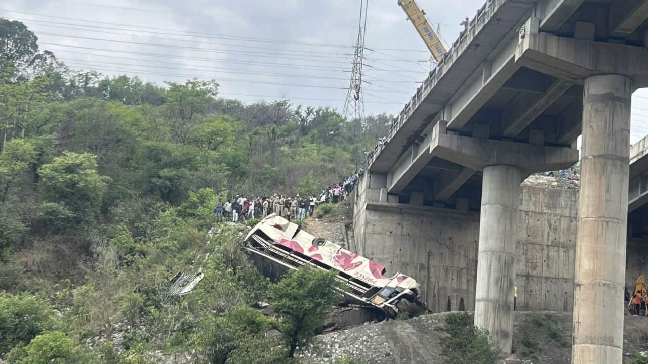 At least 21 people killed in bus crash in Indian Kashmir At least 21 people killed in bus crash in Indian Kashmir