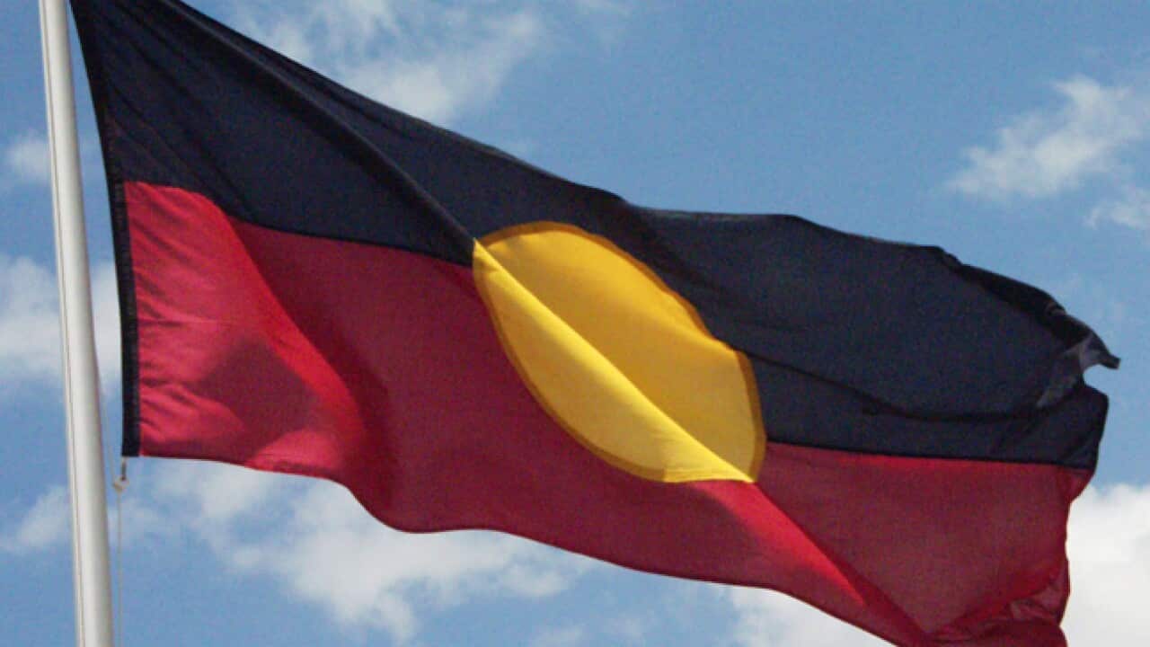 aboriginal_flag_B_aap_110413_976054079