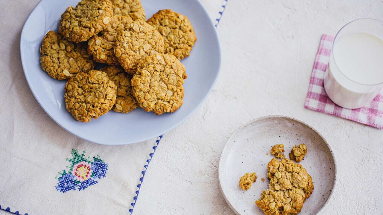 vegan anzac biscuits recipe food image