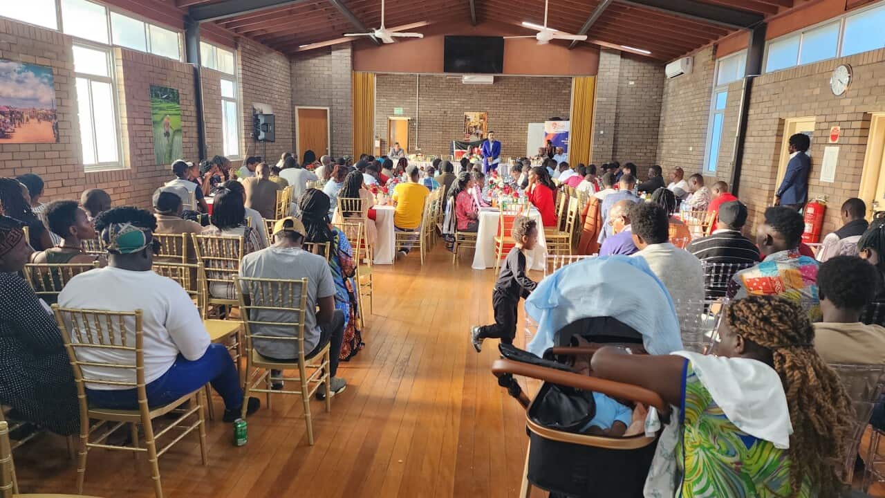 Wakala wa uhamiaji azungumza katika mkutano wa jumuiya ya wakenya wanao ishi mjini Sydney, Australia..jpg