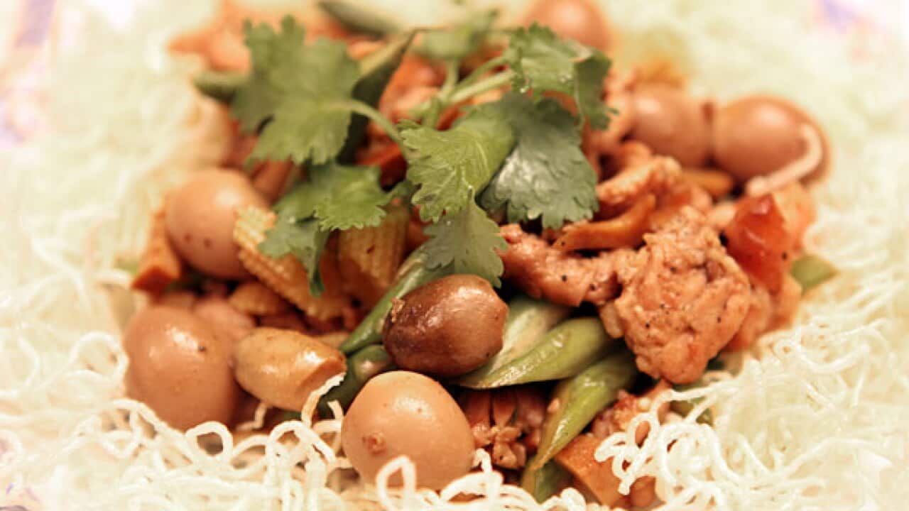 Chicken-in-vermicelli-fried_309888721