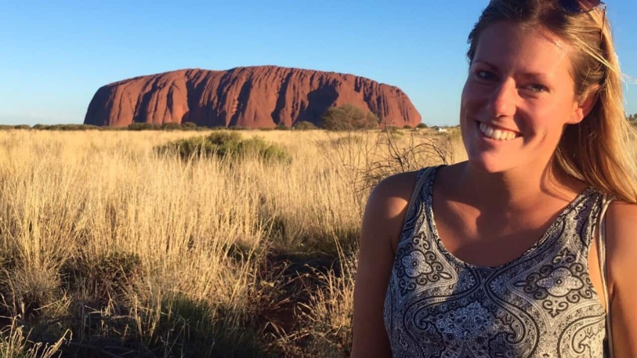 Claudia vor einem der australischen Wahrzeichen