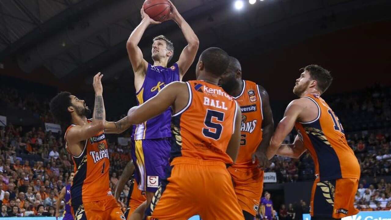 Sydney Kings star Daniel Kickert (C)