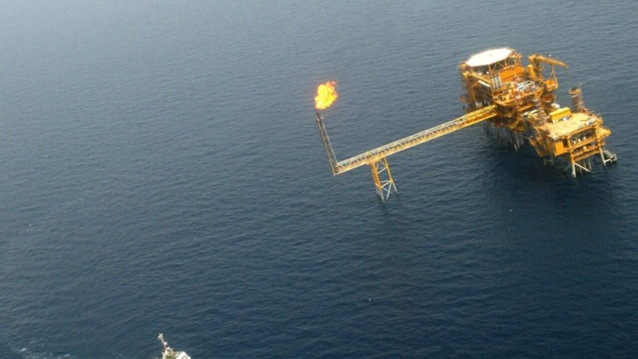 Oil_rig_Iran_120124_B_getty_141889576