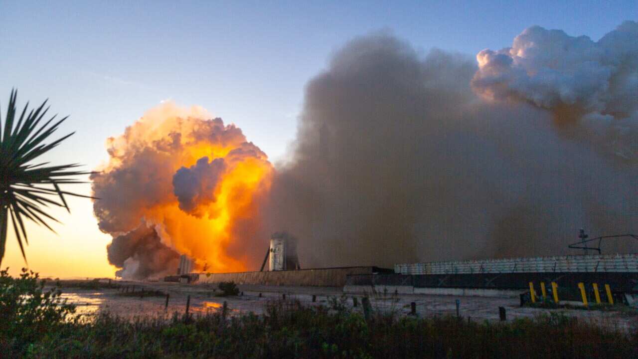 SpaceX Starship explodes in second test flight. What’s next for crewed lunar missions? SpaceX Starship explodes in second test flight. What’s next for crewed lunar missions?