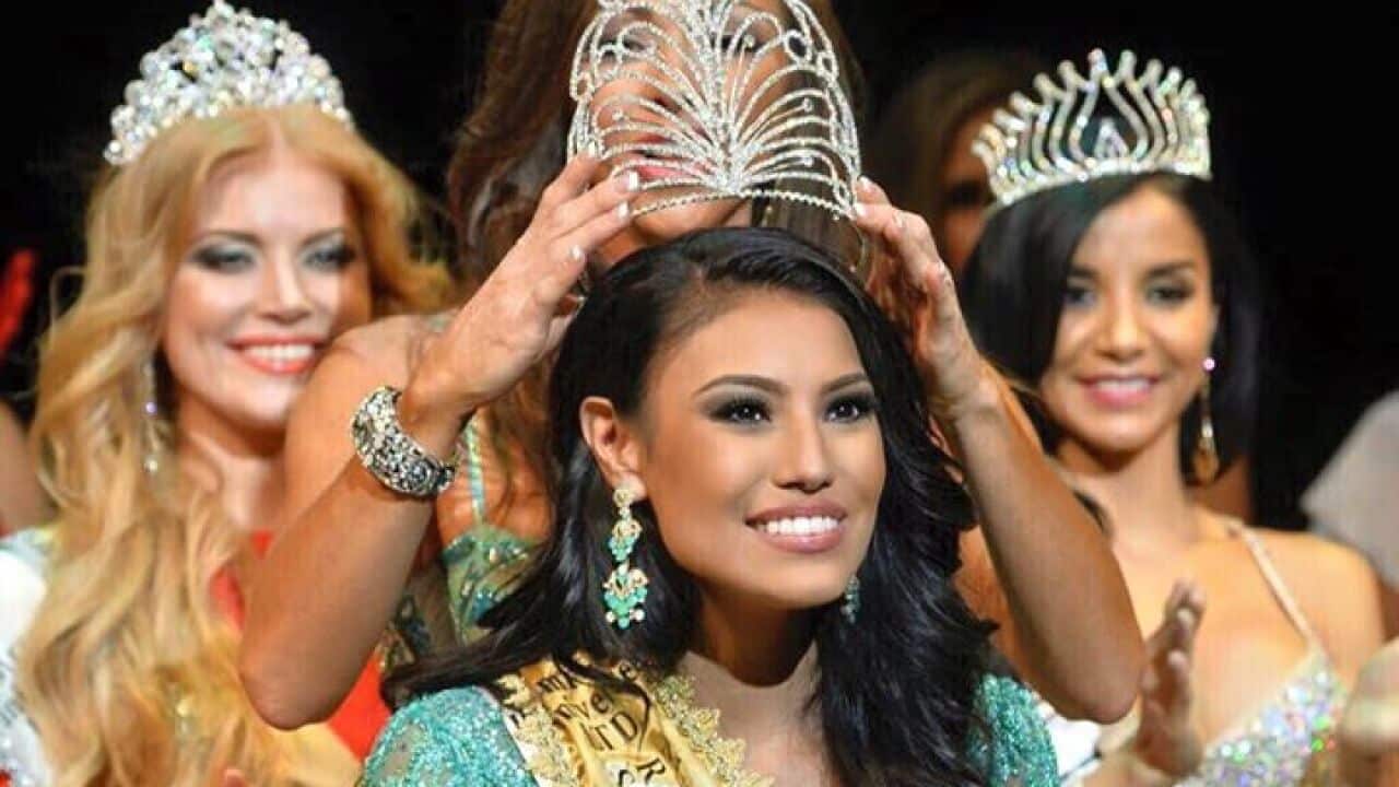Ashley Burnham takes the 2015 Mrs. Universe Crown (Supplied)
