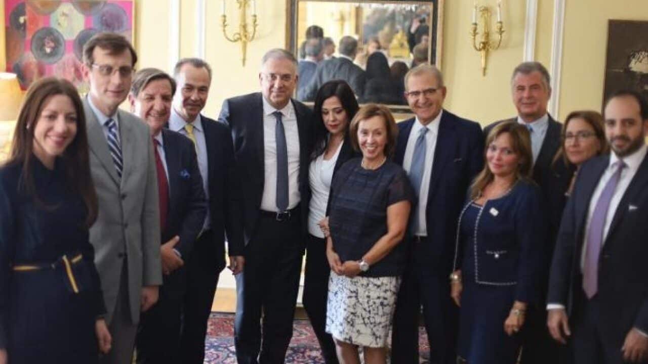 Ο υπουργός Εσωτερικών Τάκης Θεοδωρικάκος με ομογενείς στη Νέα Υόρκη.