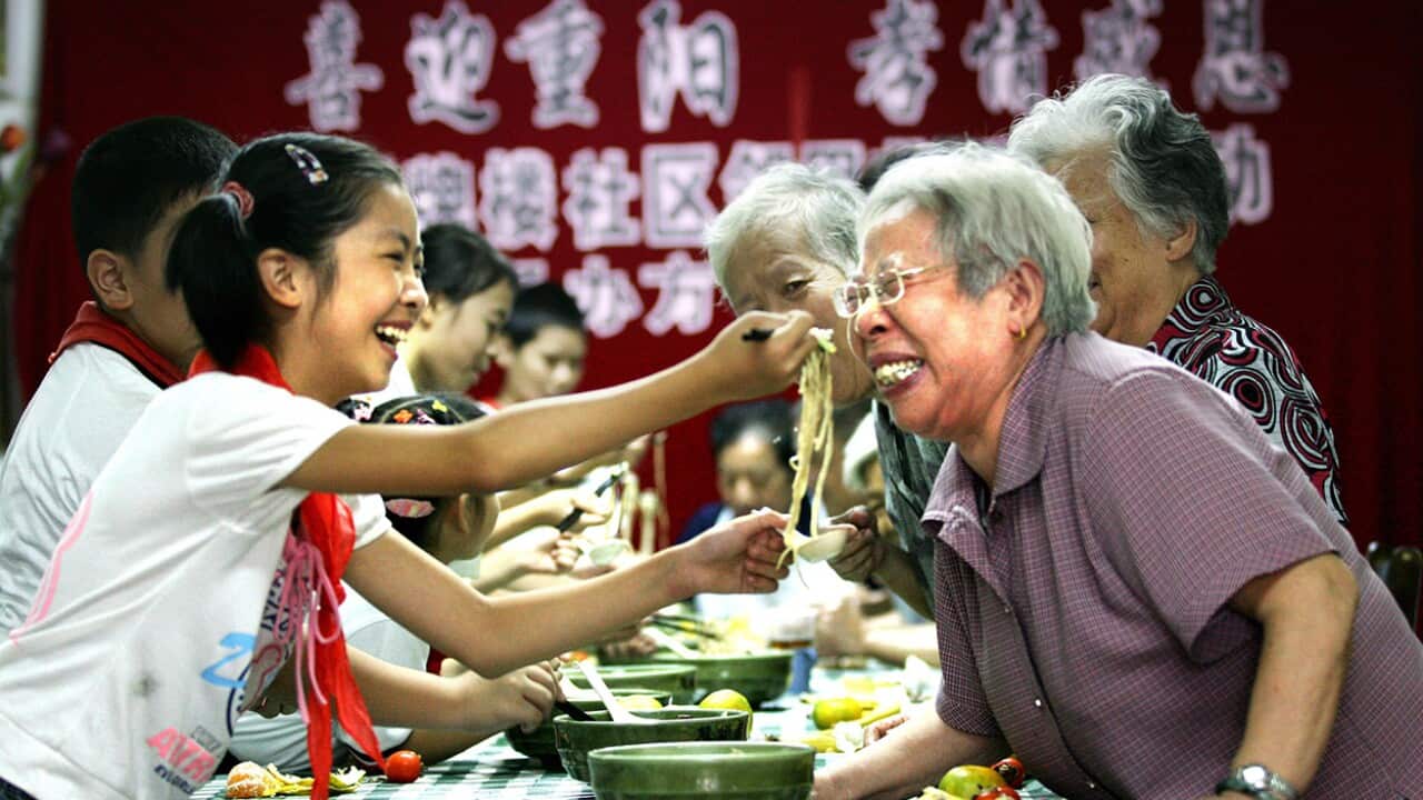 How to eat noodles: the slurp, the chilli and the chopsticks | SBS Food