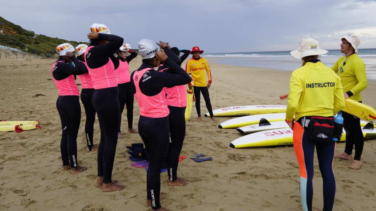 Sri Lankan lifesavers having a lesson