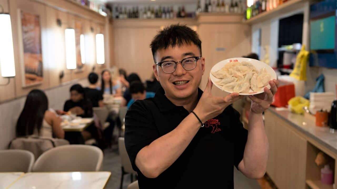 Hoppy Dumpling owner Gary Zhao is putting a new twist on centuries-old tradition (SBS Chinese).jpeg