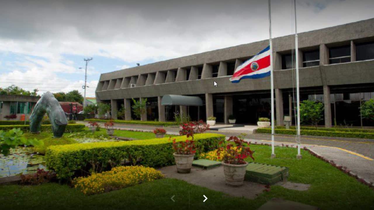 Allanan Casa Presidencial de Costa Rica y detienen empresarios en operación anticorrupción