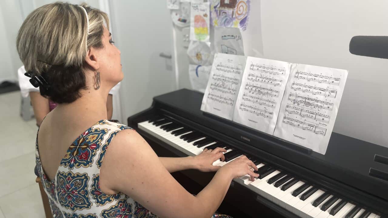 Maral Esfand playing the piano (SBS-Rayane Tamer).jpg