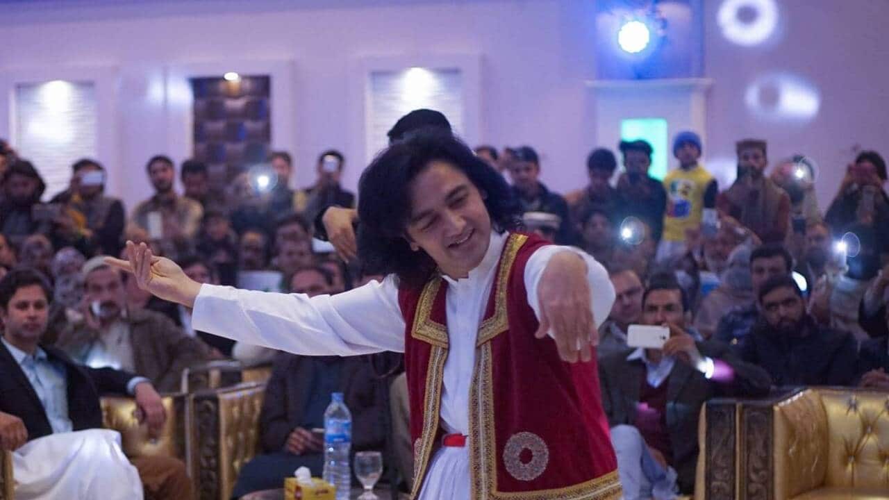 Asfanyar Khattak, dancer
