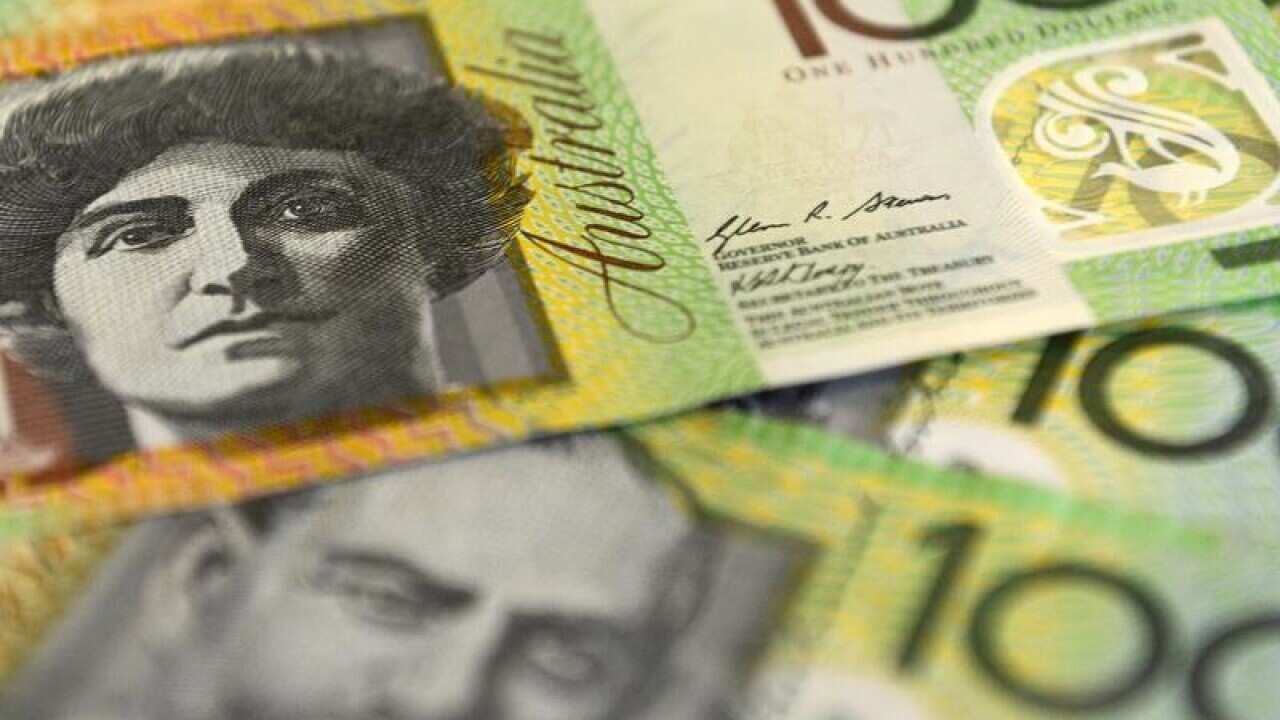Australian 100 dollar note.