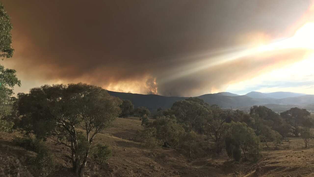 Views of the Orroral Valley Fire from just outside the village of Tharwa.