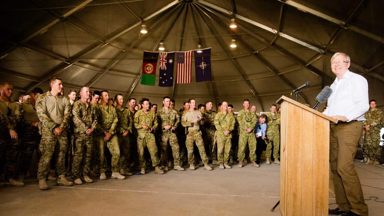 Australian PM Kevin Rudd Visits Troops In Tarin Kot
