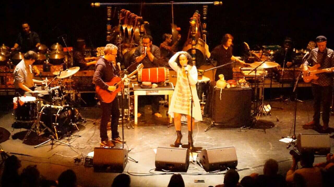 Sushela Ramanwill perform Ghost Gamelan with Gondrong Gunsrto in Adelaide and Melbourne in October 2019.