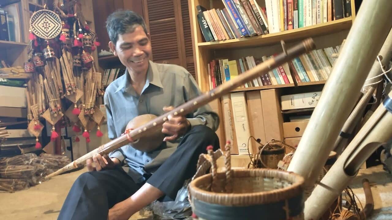 Jarai Artist Ro Cham Tih-1.jpg (SBS)