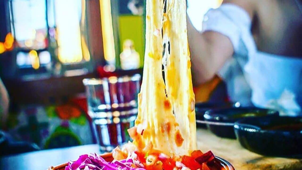 Queso fundido - cheese fondue, Mexican style.