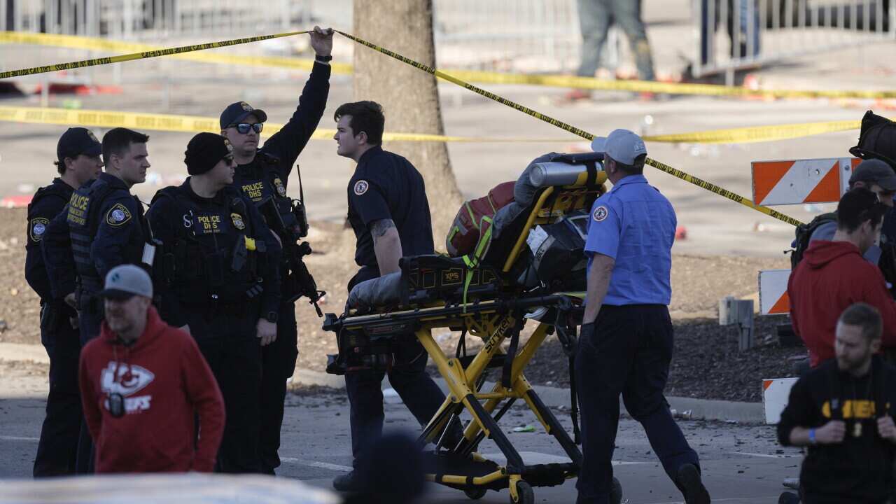‘Multiple people’ hit in shooting at Kansas City Chiefs’ Super Bowl victory parade, police say ‘Multiple people’ hit in shooting at Kansas City Chiefs’ Super Bowl victory parade, police say