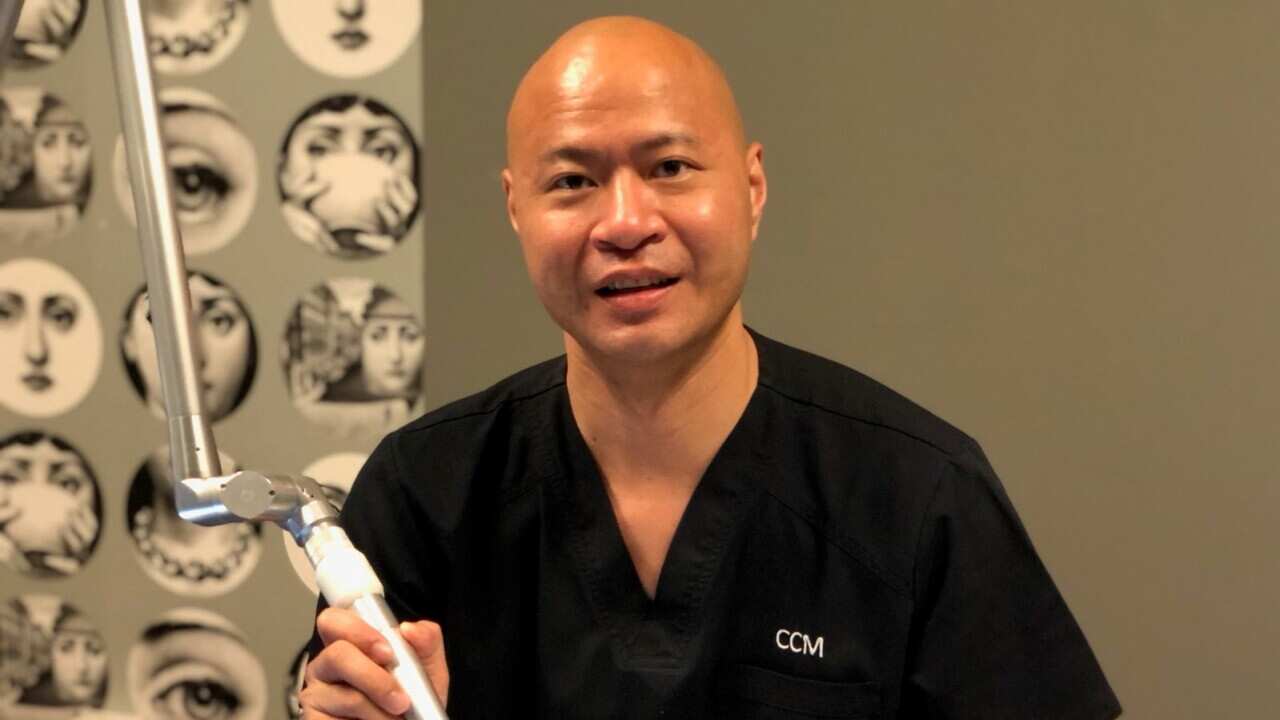 我不是名人 盧志明醫生 溝通技巧於醫療美容至關重要 Sbs Chinese